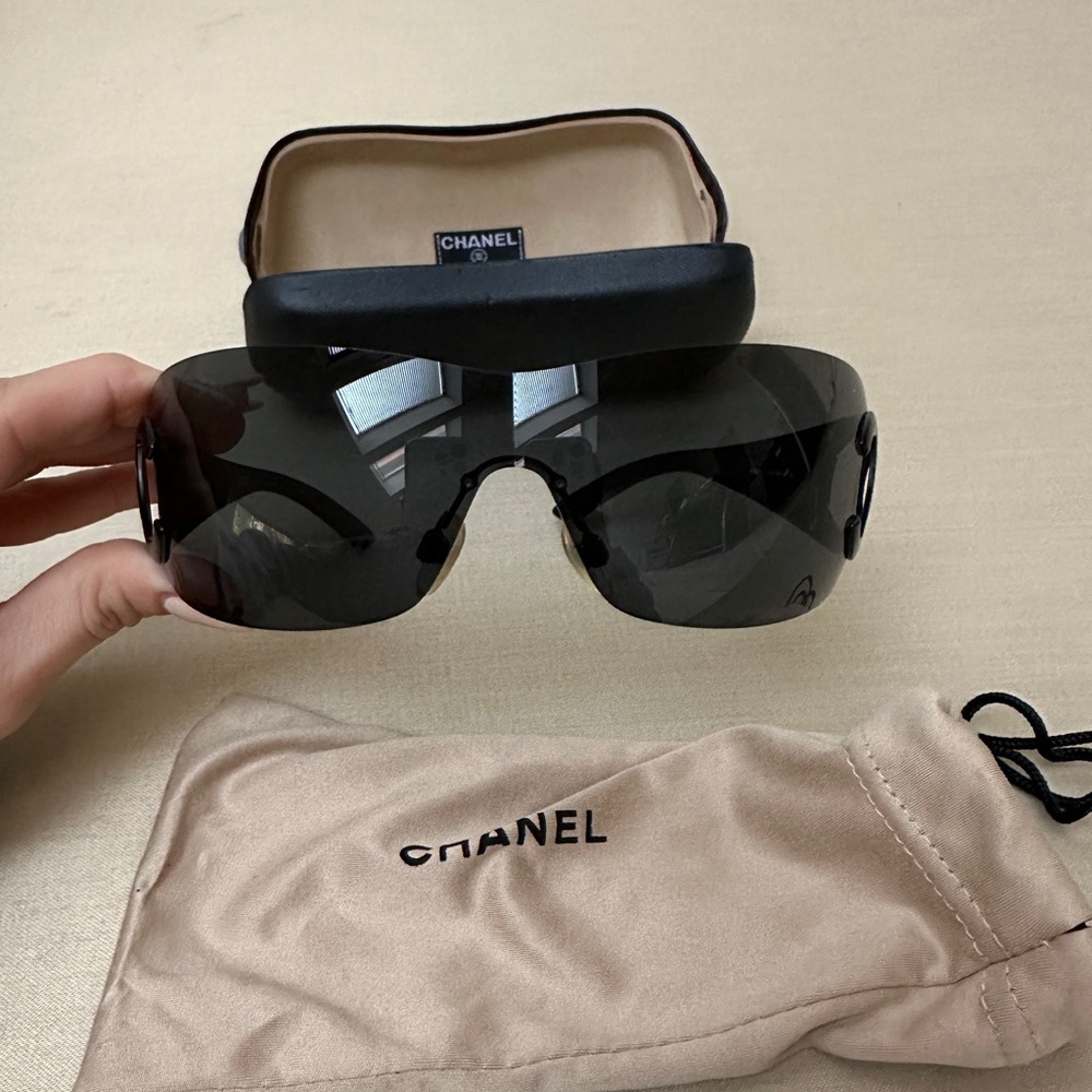 COPY - CHANEL Sunglasses